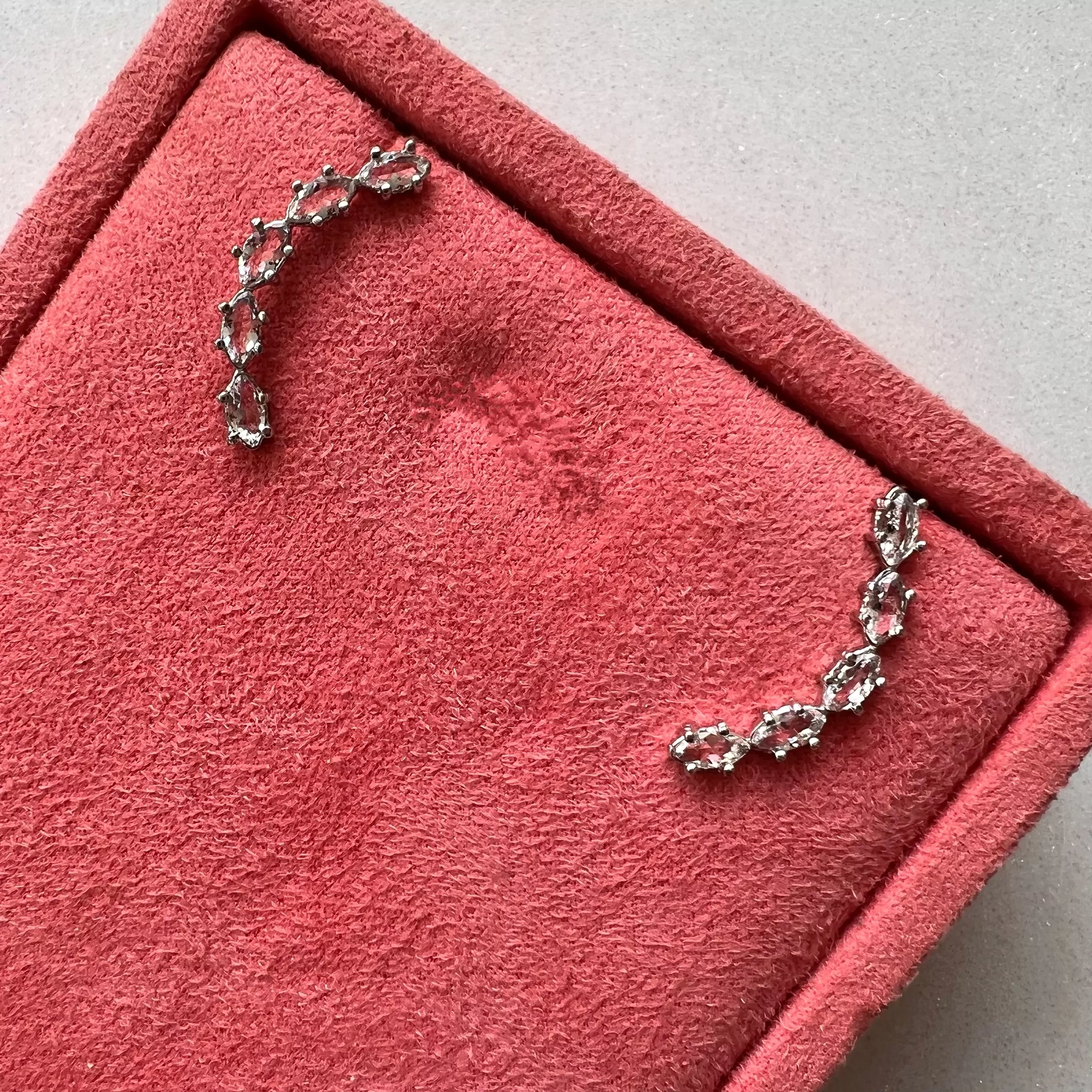 4C988C55-02F2-4AFB-BEF0-648E378E502B