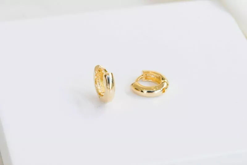 Brinco argolinha Cessi ouro