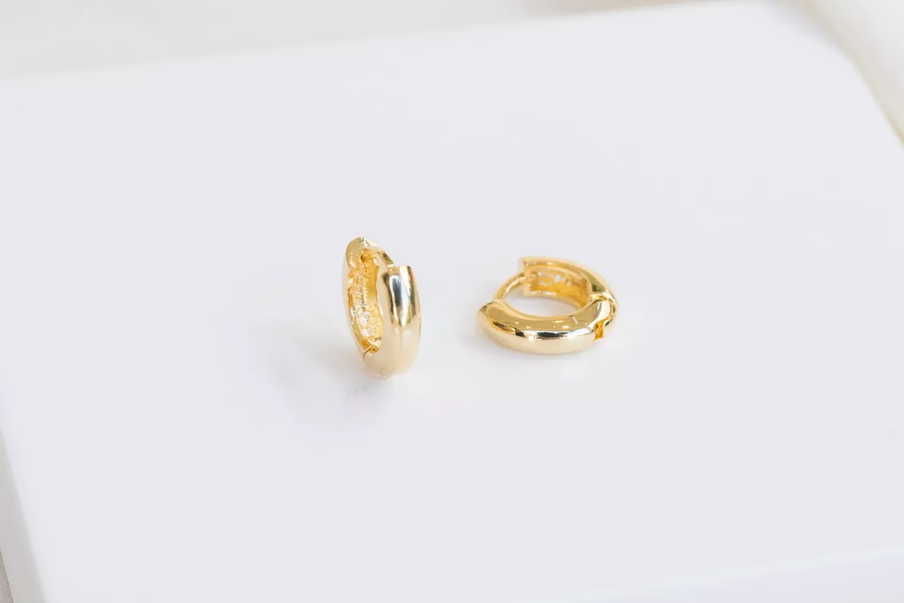Brinco argolinha Cessi ouro - Imagem 1