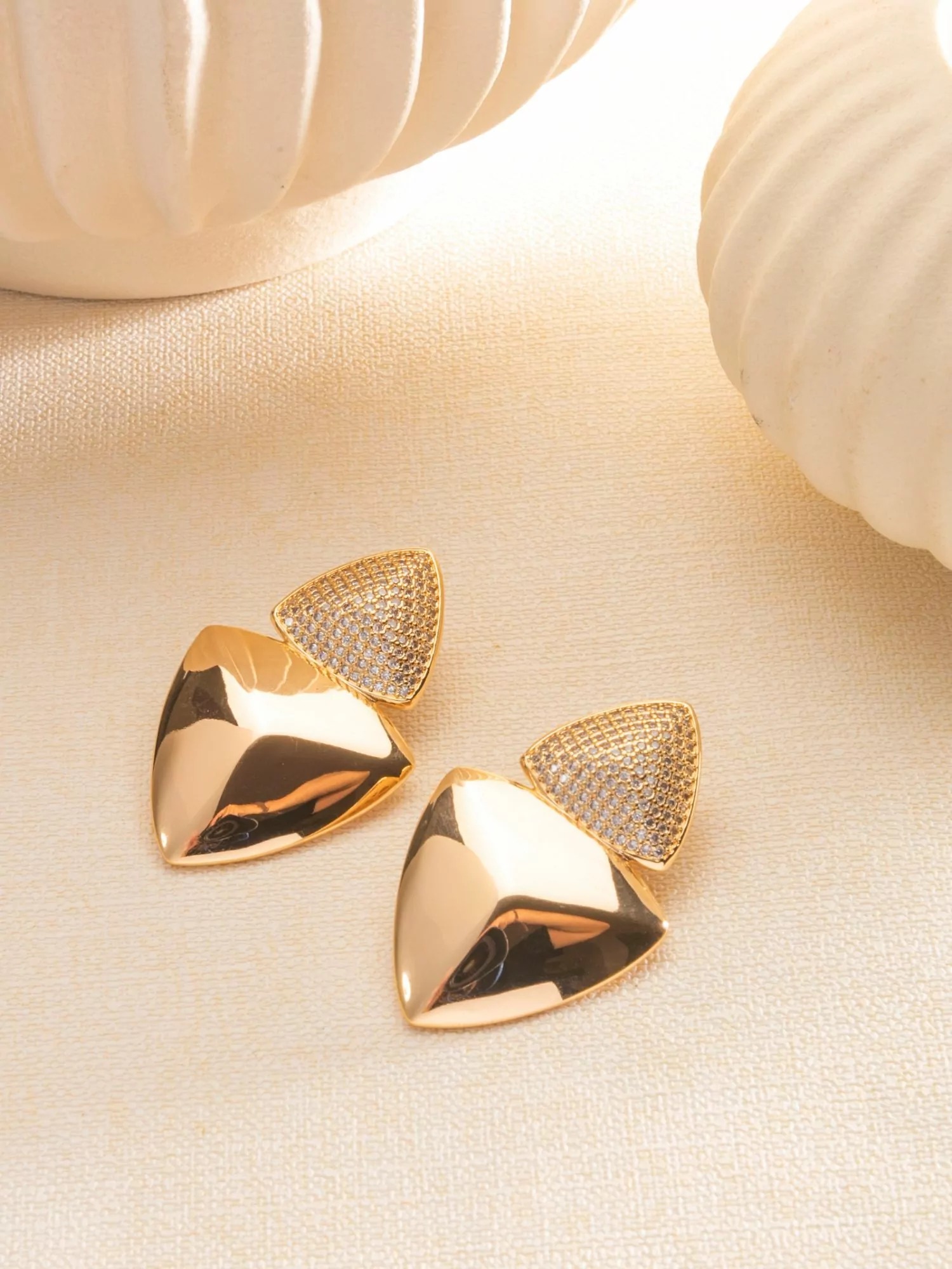 Brinco Gabriele dourado - Imagem 4